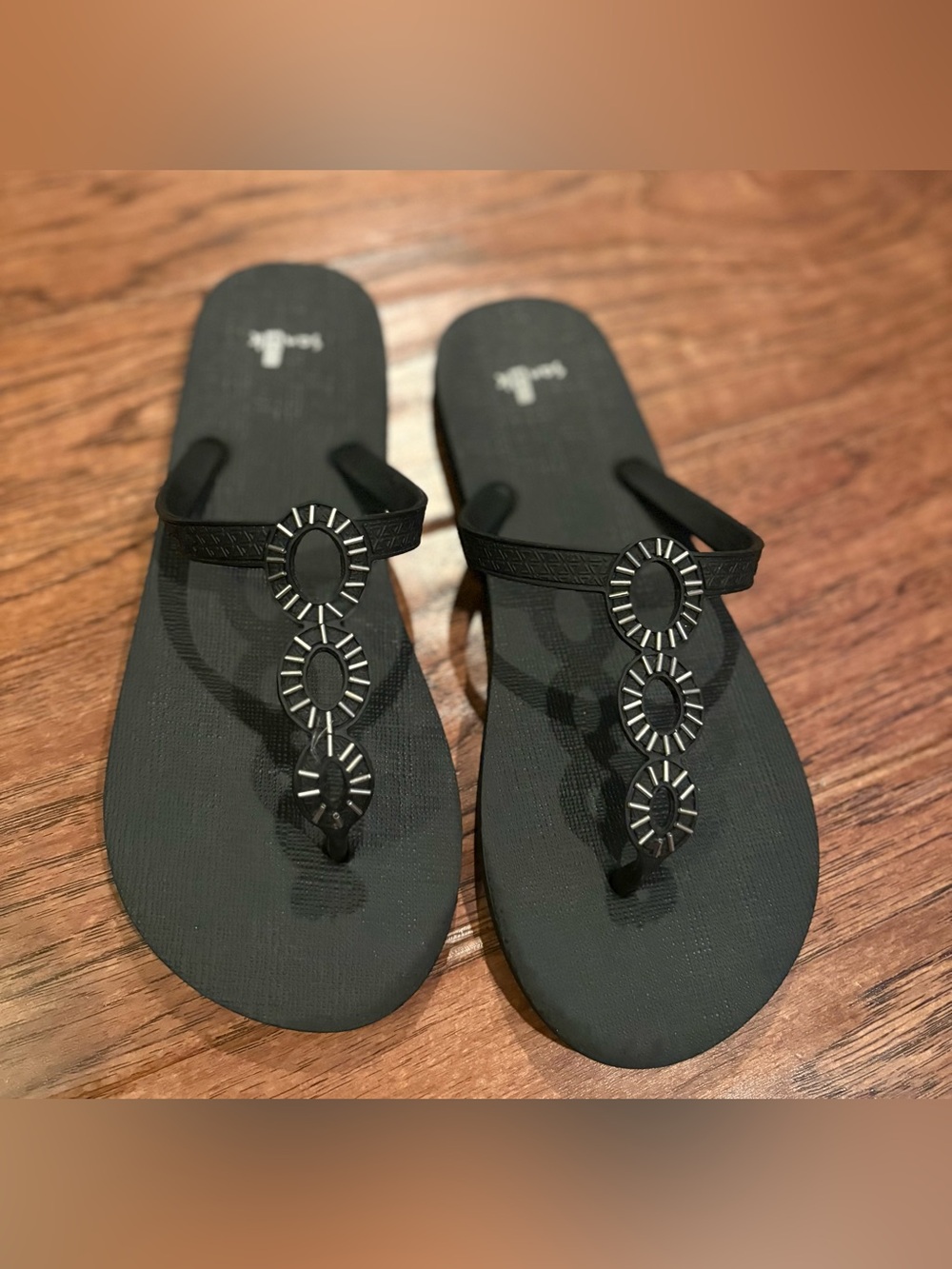 Sanuk Ibiza Black Rhinestone Flip-flops size 7
